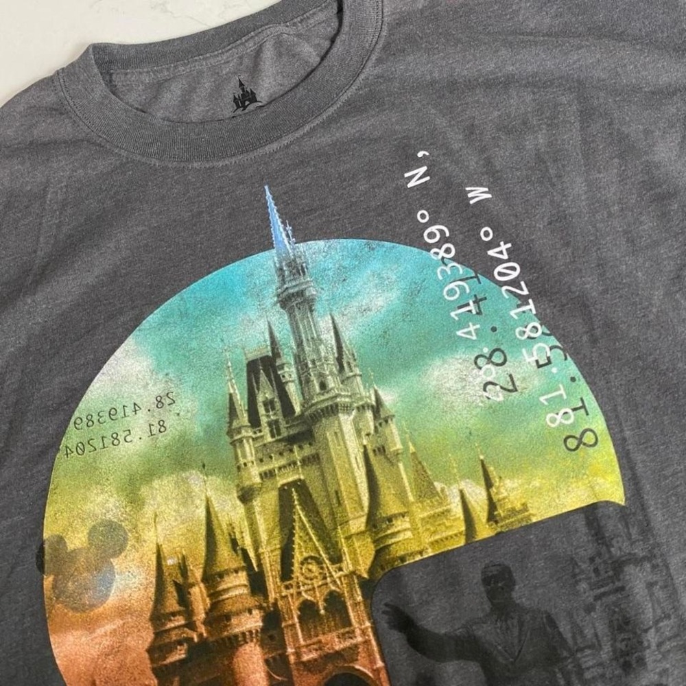 Disney Parks Walt Disney World Magic Kingdom Rainbow‎ Castle 2XL Graphic Tee
